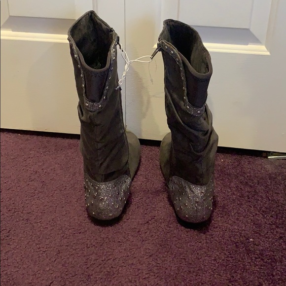 Gray Justice Boots - Picture 3 of 3